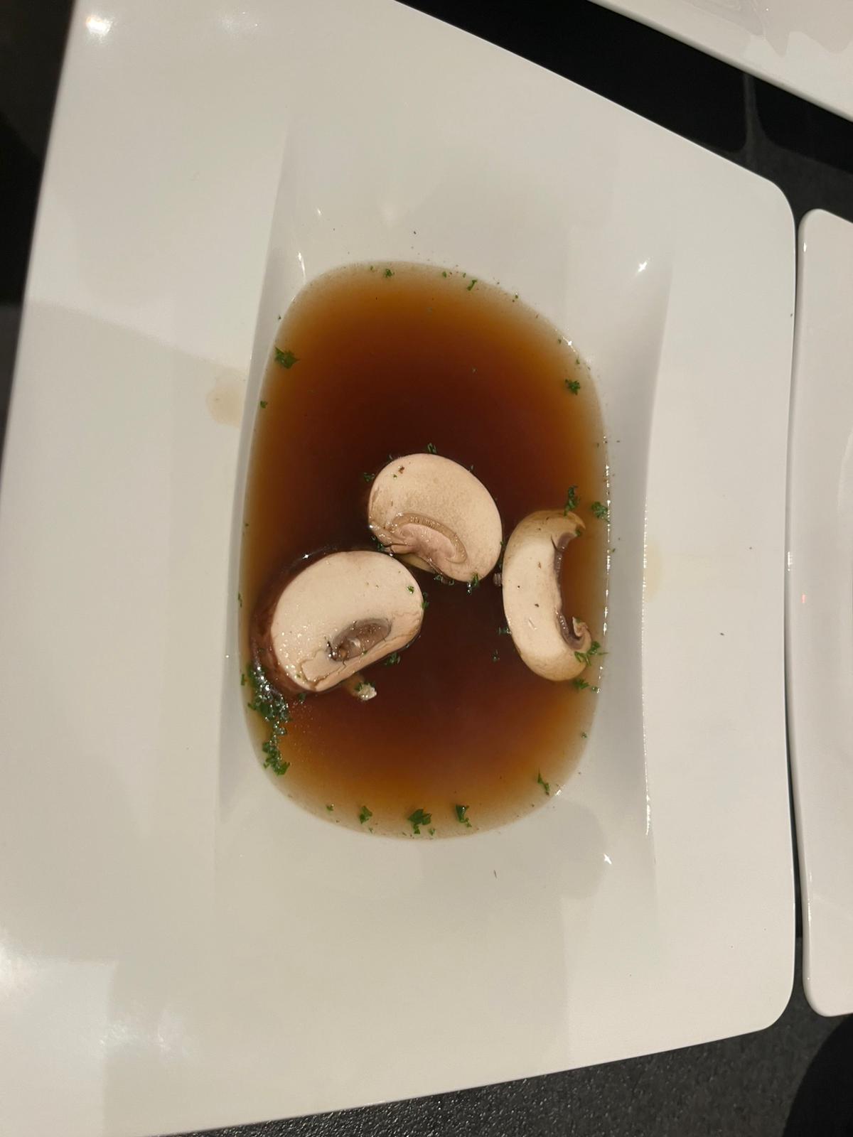 Runderbouillon met kastanjechampignons